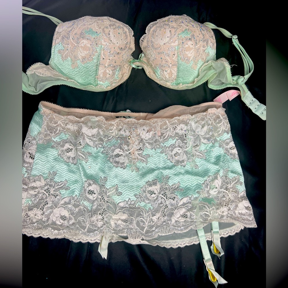 Victoria’s Secret lingerie set size 34b with medium skirt bottom gently used